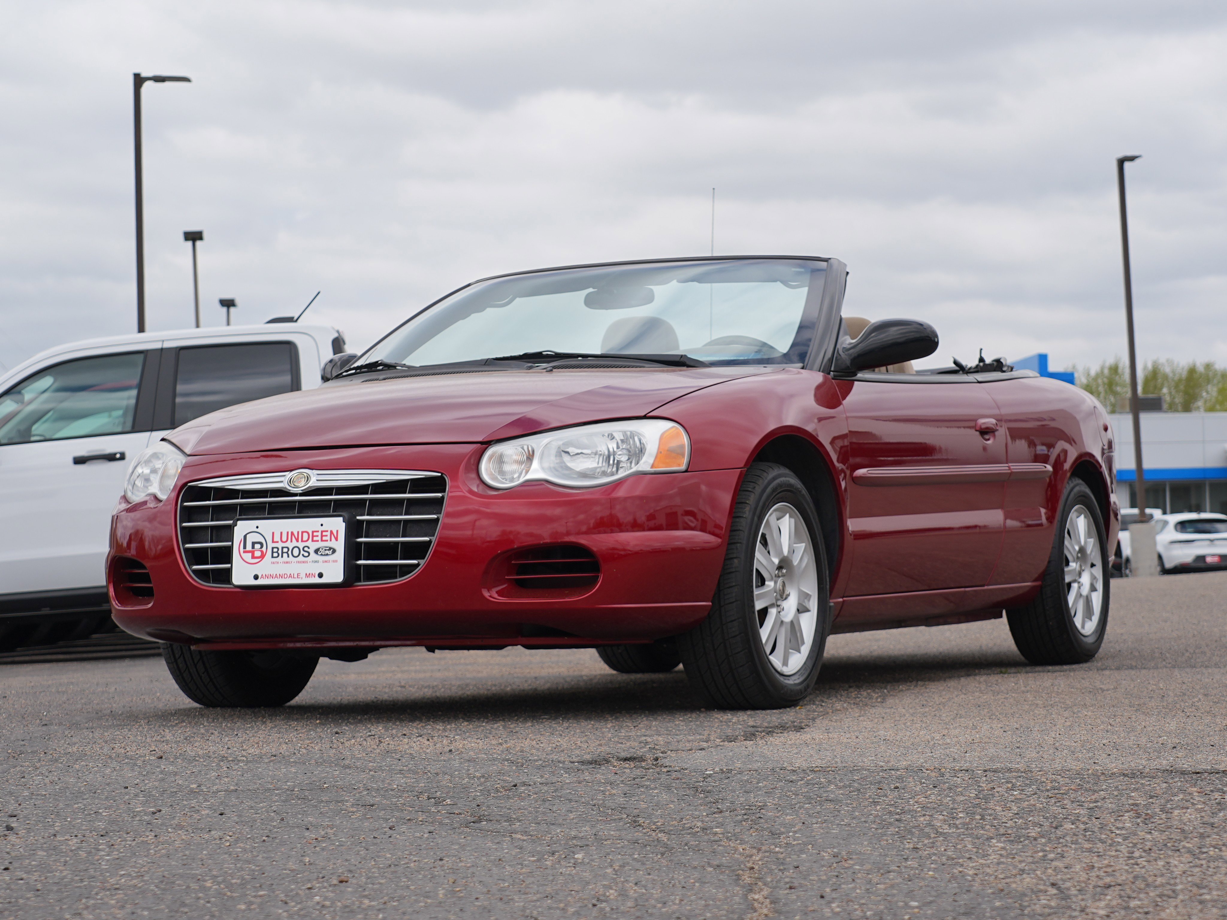 Used 2004 Chrysler Sebring GTC FWD image 8