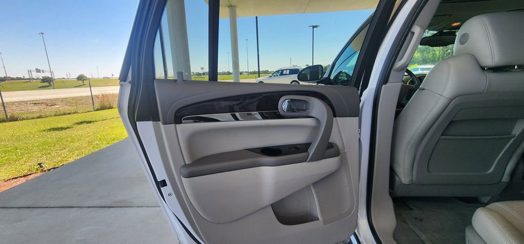 Used 2016 Buick Enclave Premium w/ Experience Buick Package FWD image 18