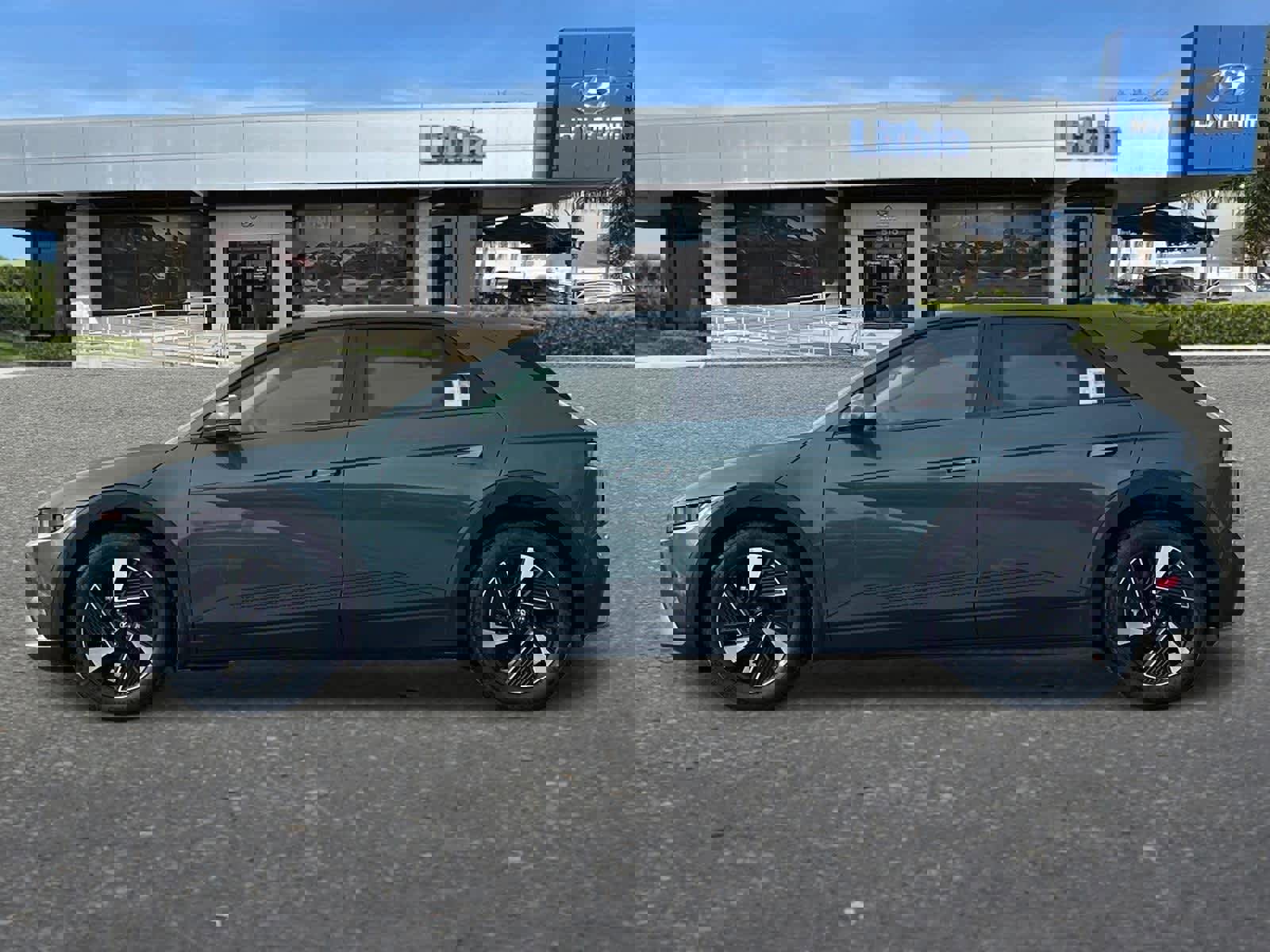 New 2026 Hyundai Ioniq 5 SE image 5