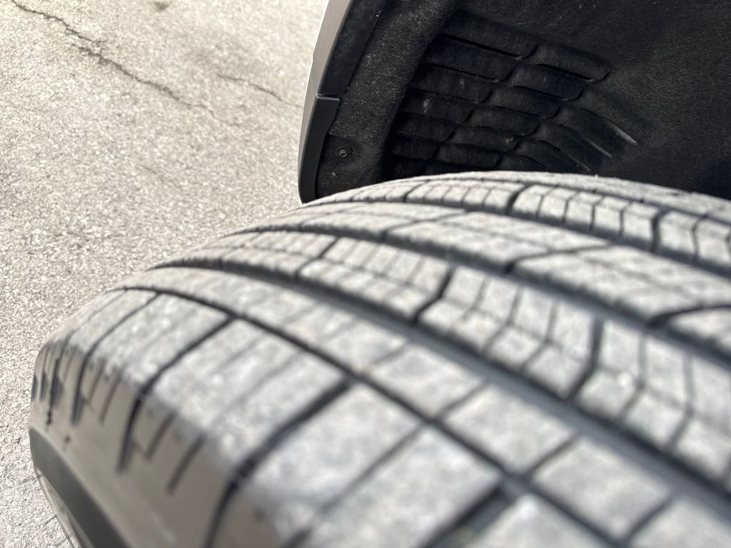 Certified 2024 Jeep Grand Cherokee L Laredo image 40