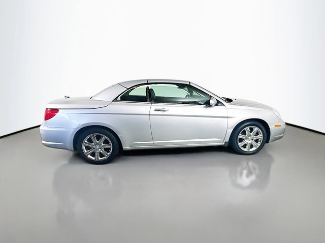 Used 2010 Chrysler Sebring Limited image 5