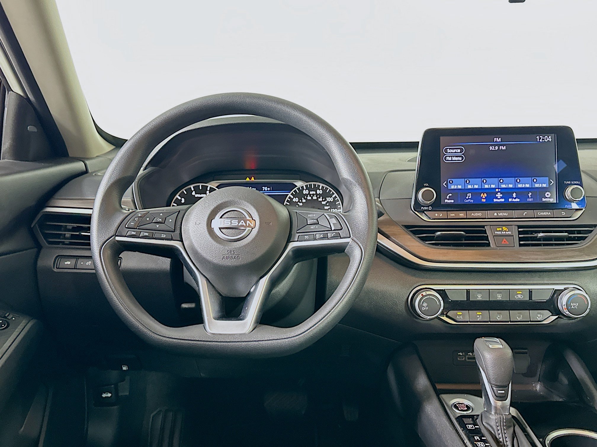 Used 2024 Nissan Altima 2.5 SV AWD/4WD image 18