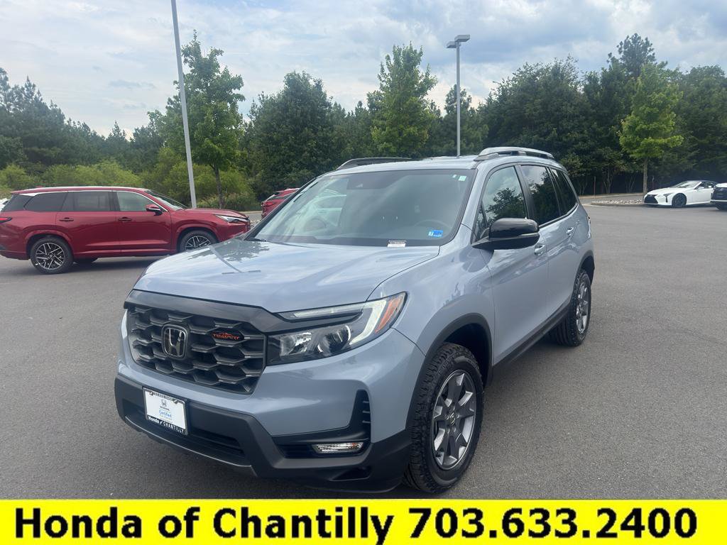 Certified 2025 Honda Passport TrailSport image 3
