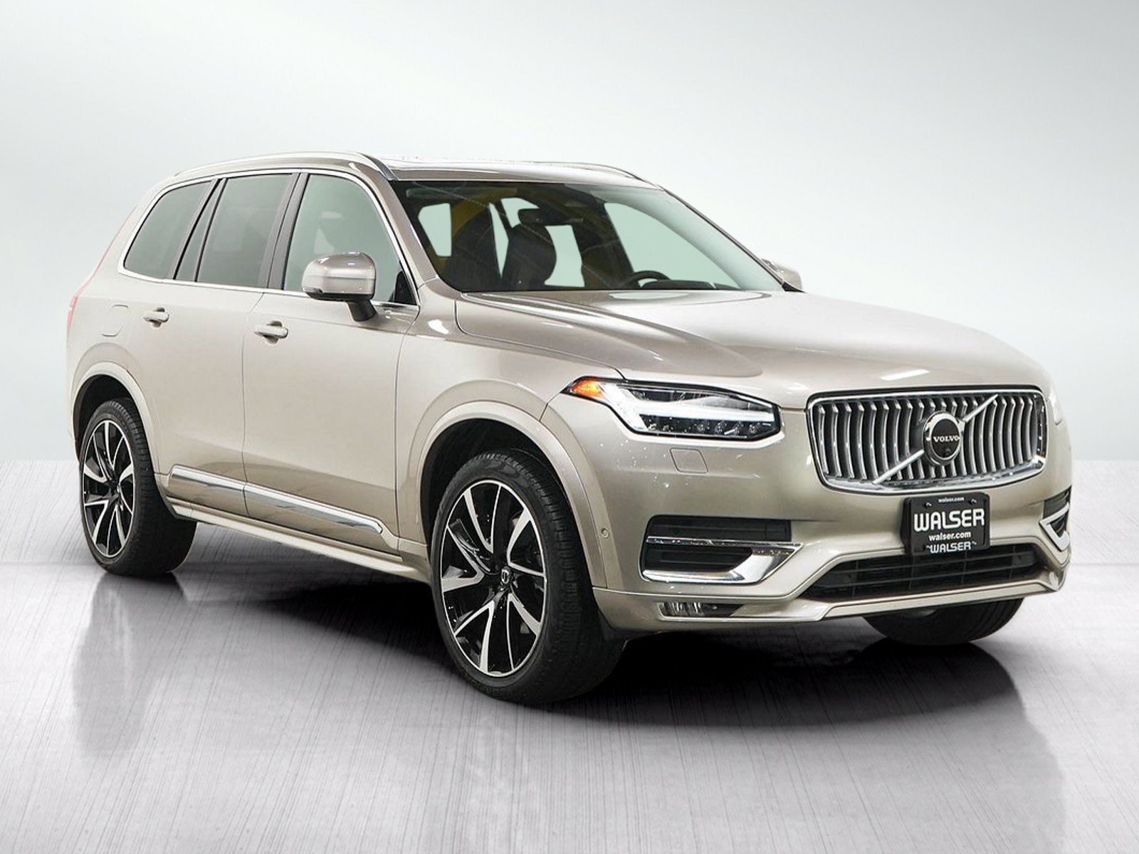Used 2023 Volvo XC90 B6 Plus AWD/4WD image 7