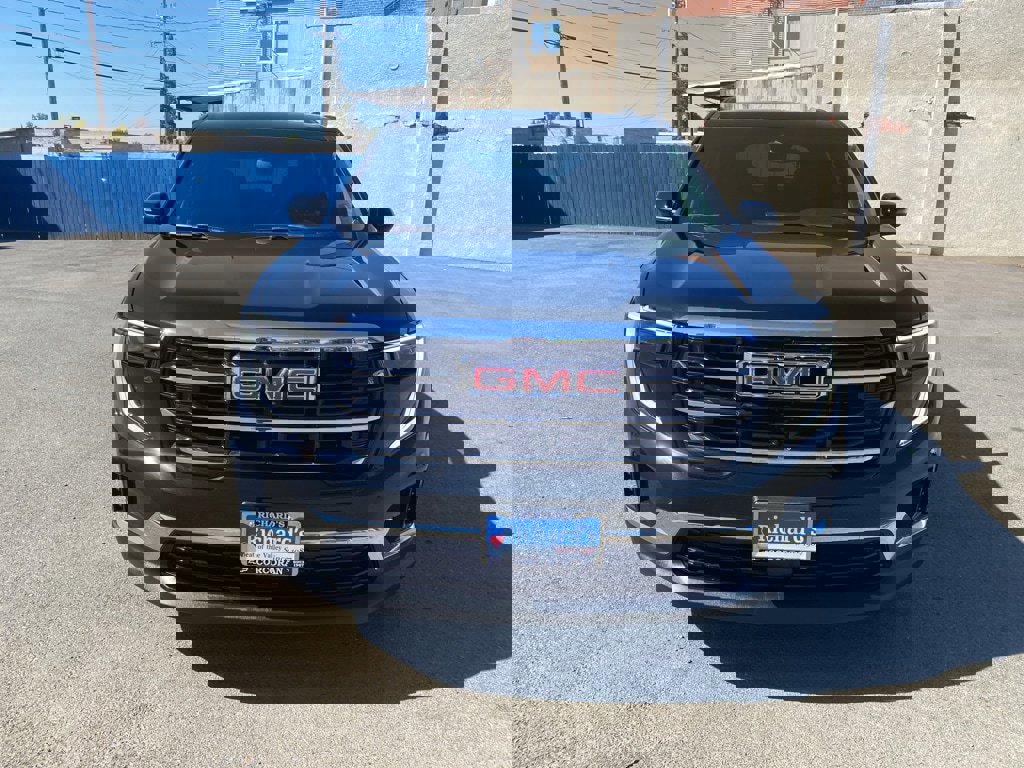Used 2025 GMC Acadia Elevation image 5