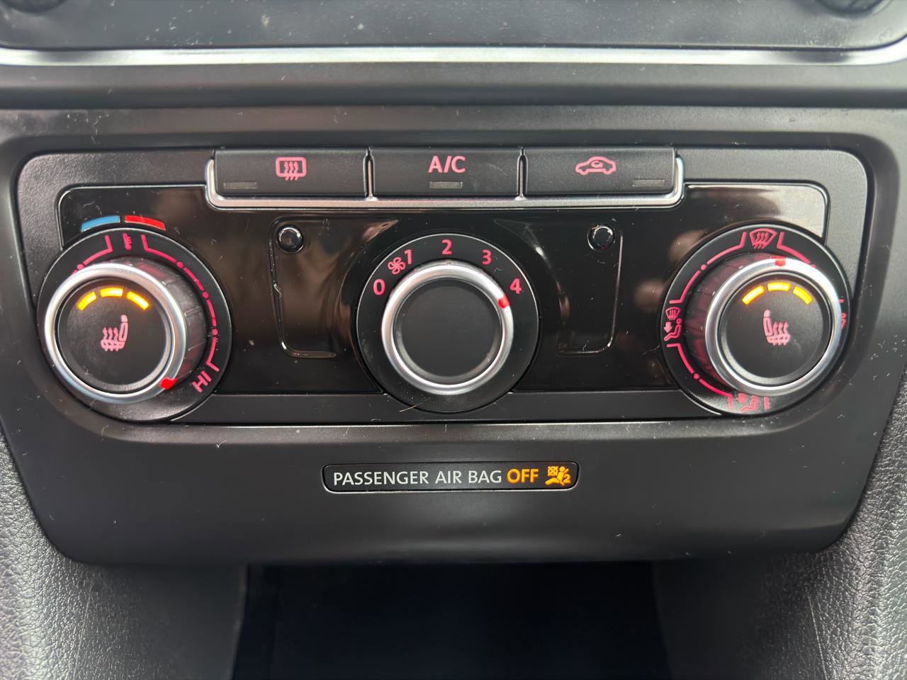 Used 2013 Volkswagen GTI 4-Door FWD image 29