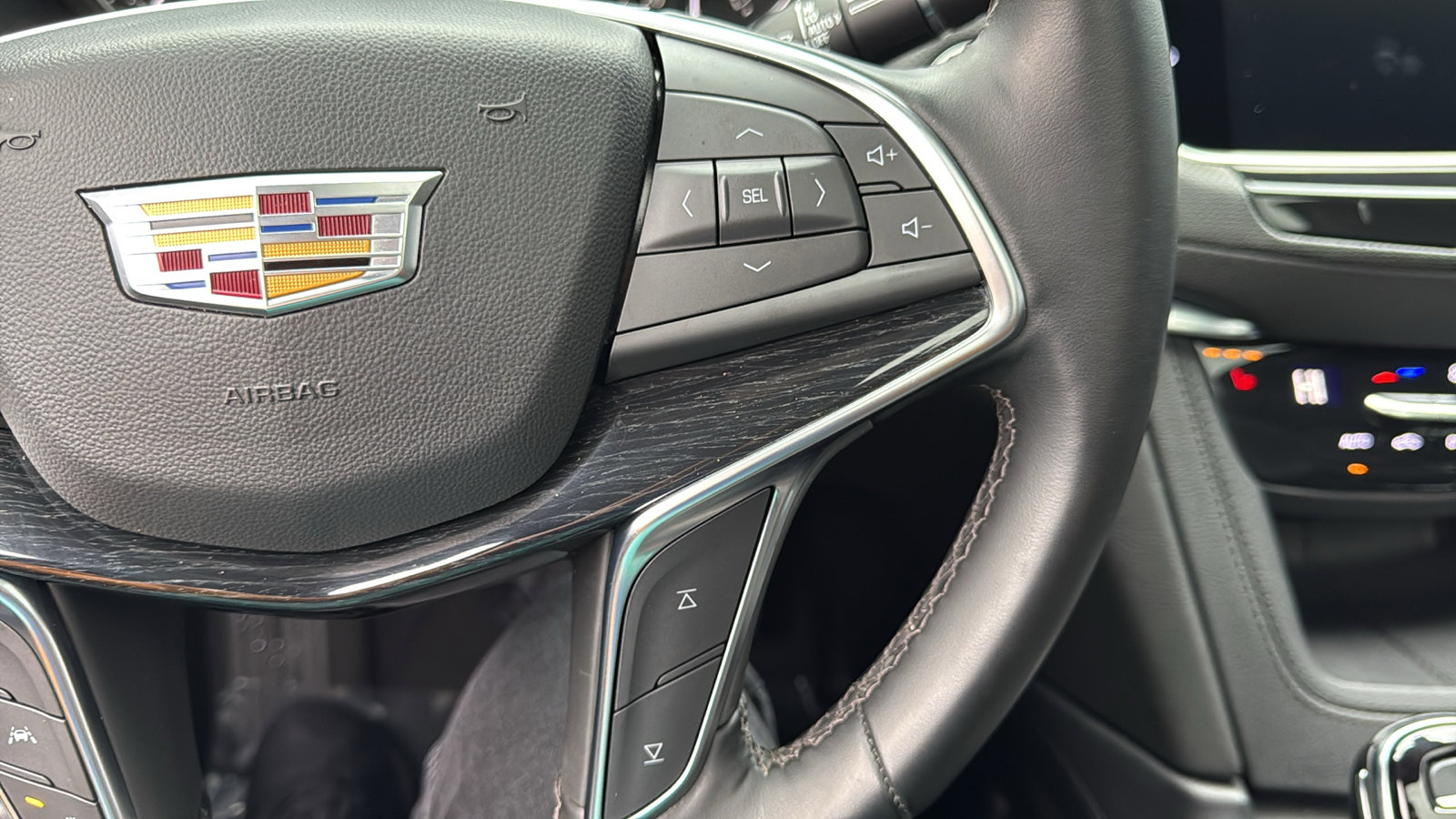 Used 2025 Cadillac XT5 Premium Luxury image 17