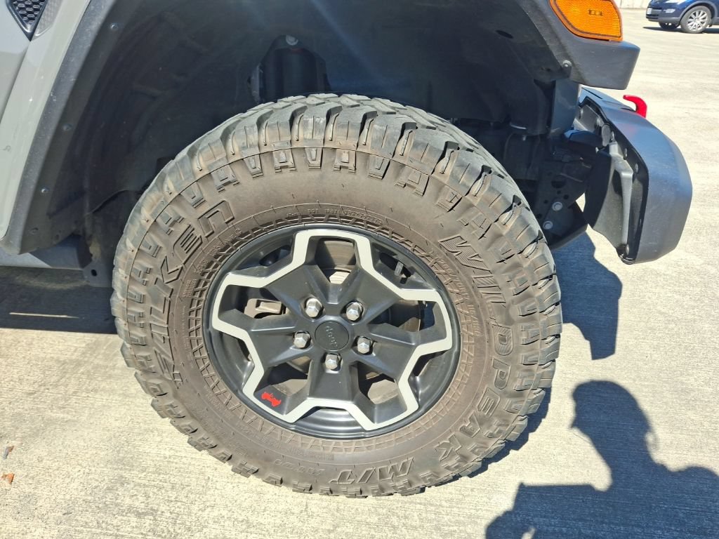Used 2023 Jeep Gladiator Rubicon w/ LED Lighting Group AWD/4WD image 5