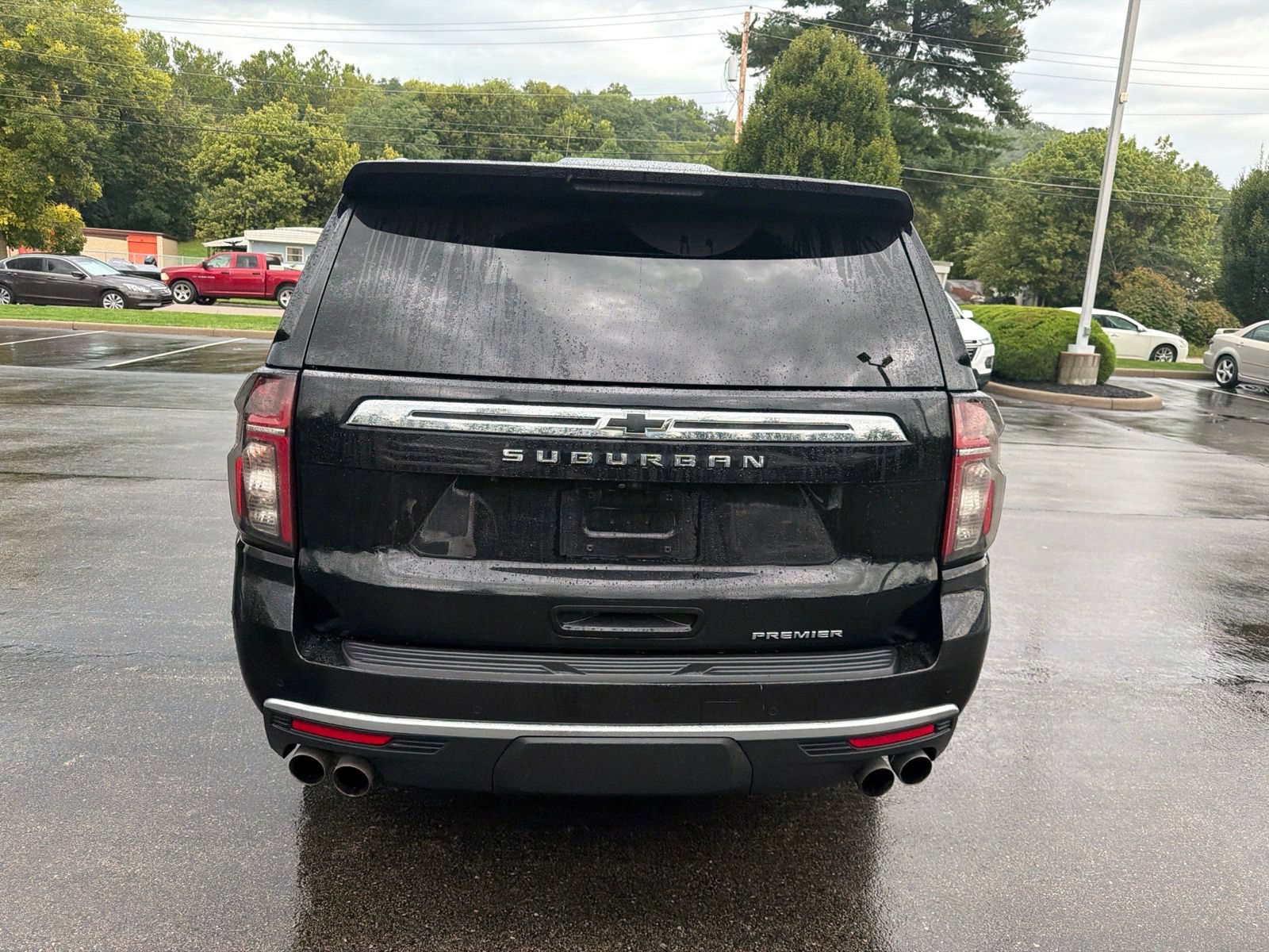 Used 2022 Chevrolet Suburban Premier AWD/4WD image 4