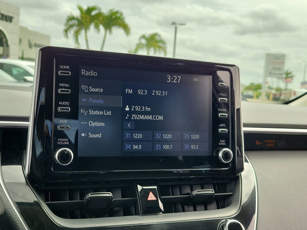 Used 2020 Toyota Corolla LE FWD image 25