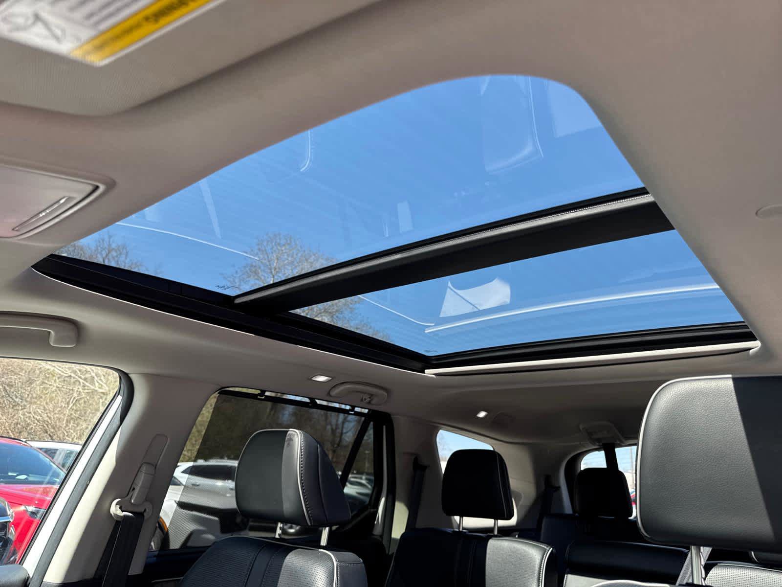 Used 2025 Honda Pilot Elite image 15