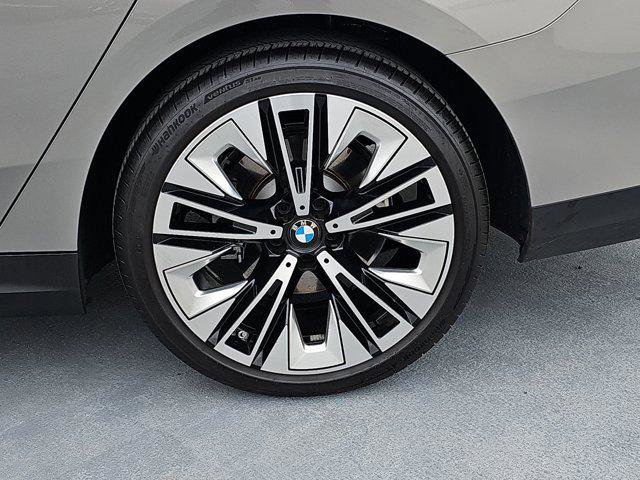 Used 2024 BMW 530i w/ Convenience Package image 35