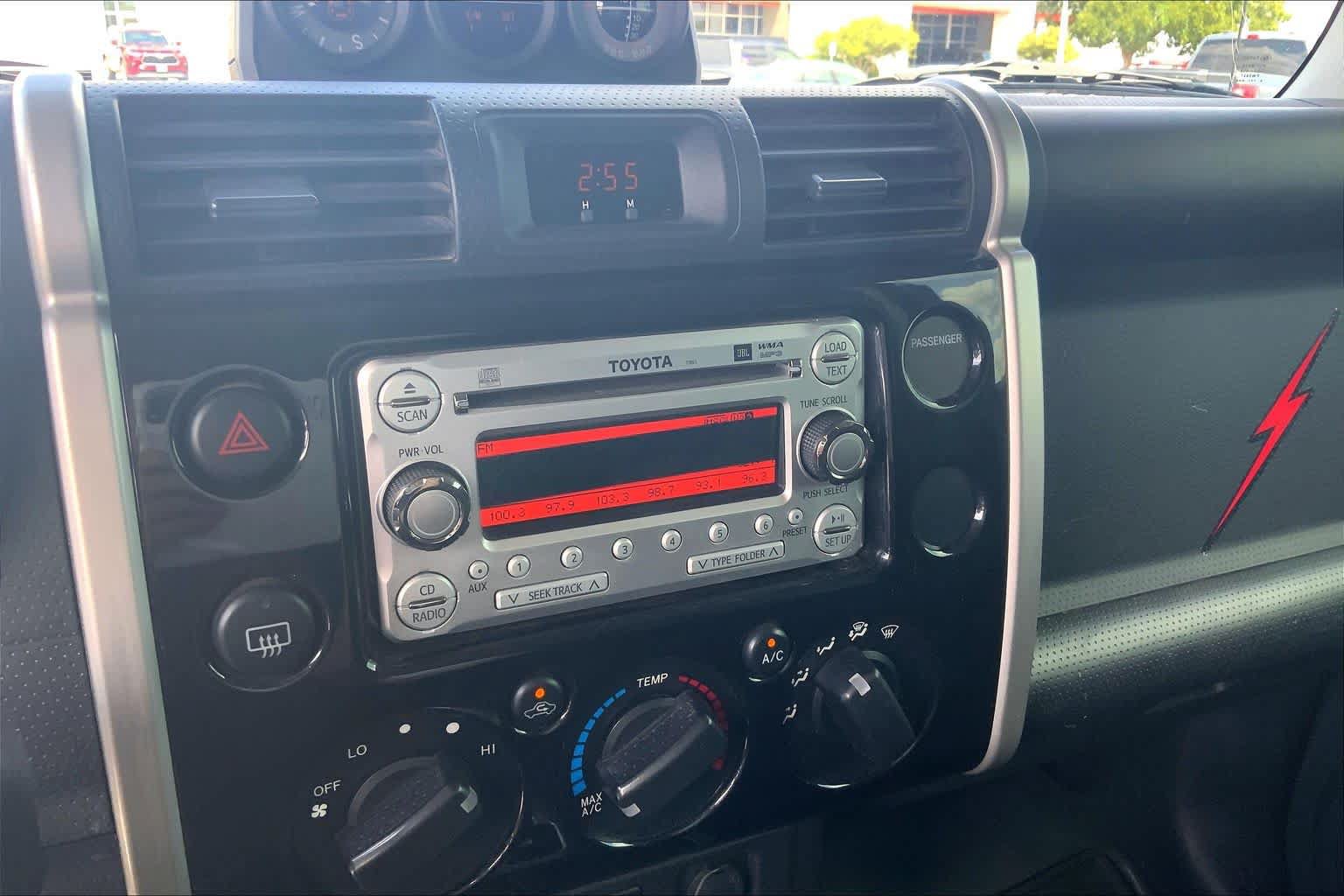 Used 2012 Toyota FJ Cruiser 2WD w/ Upgrade Pkg image 32