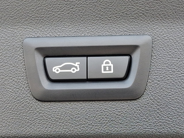 Certified 2023 BMW X4 xDrive30i w/ Premium Package image 33