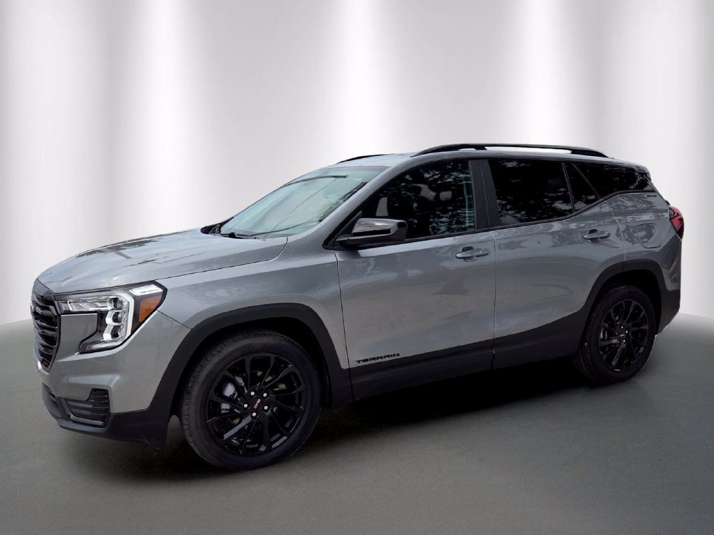 Used 2023 GMC Terrain SLE w/ Elevation Edition FWD image 2