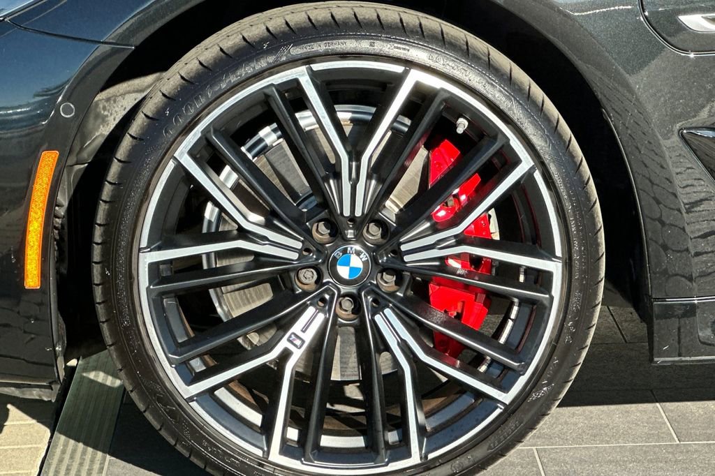 Used 2023 BMW 530e w/ Executive Package image 32