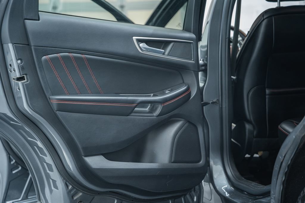 Used 2022 Ford Edge ST-Line image 39