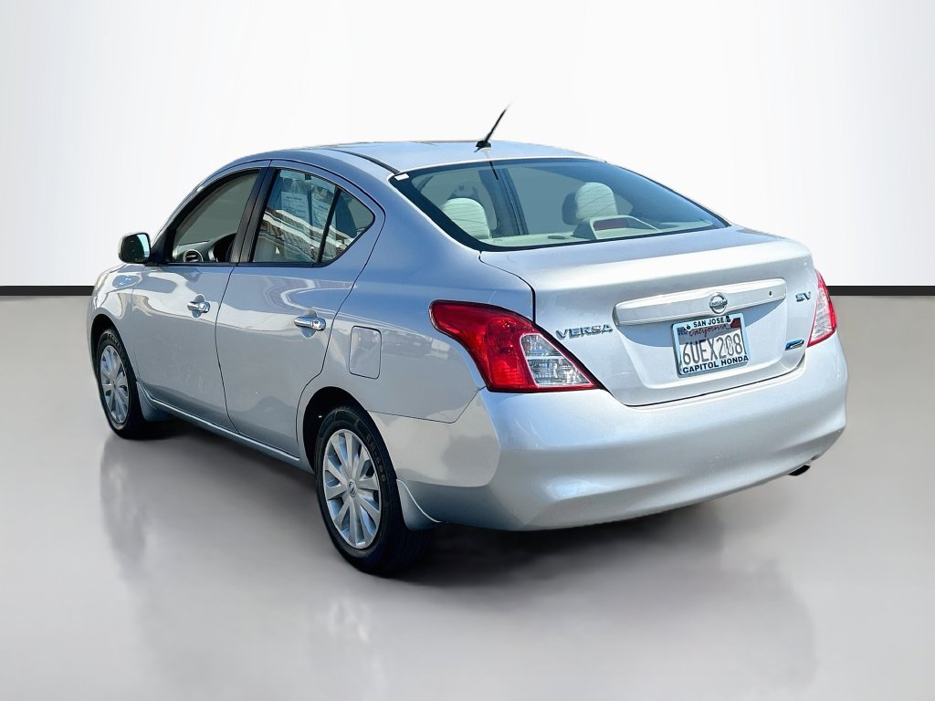 Used 2012 Nissan Versa SV FWD image 7
