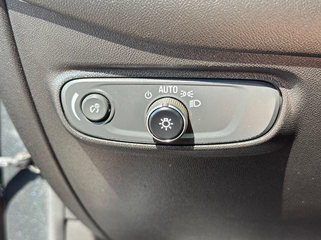 Used 2020 Chevrolet Equinox LS w/ LS Convenience Package FWD image 34