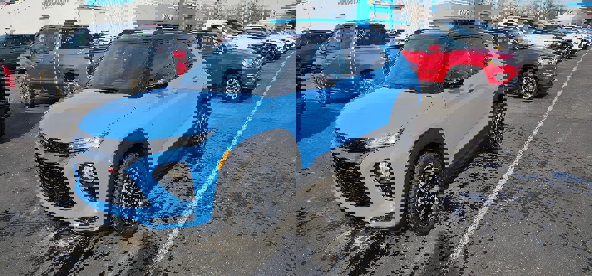 Used 2023 Chevrolet TrailBlazer RS w/ Convenience Package image 3