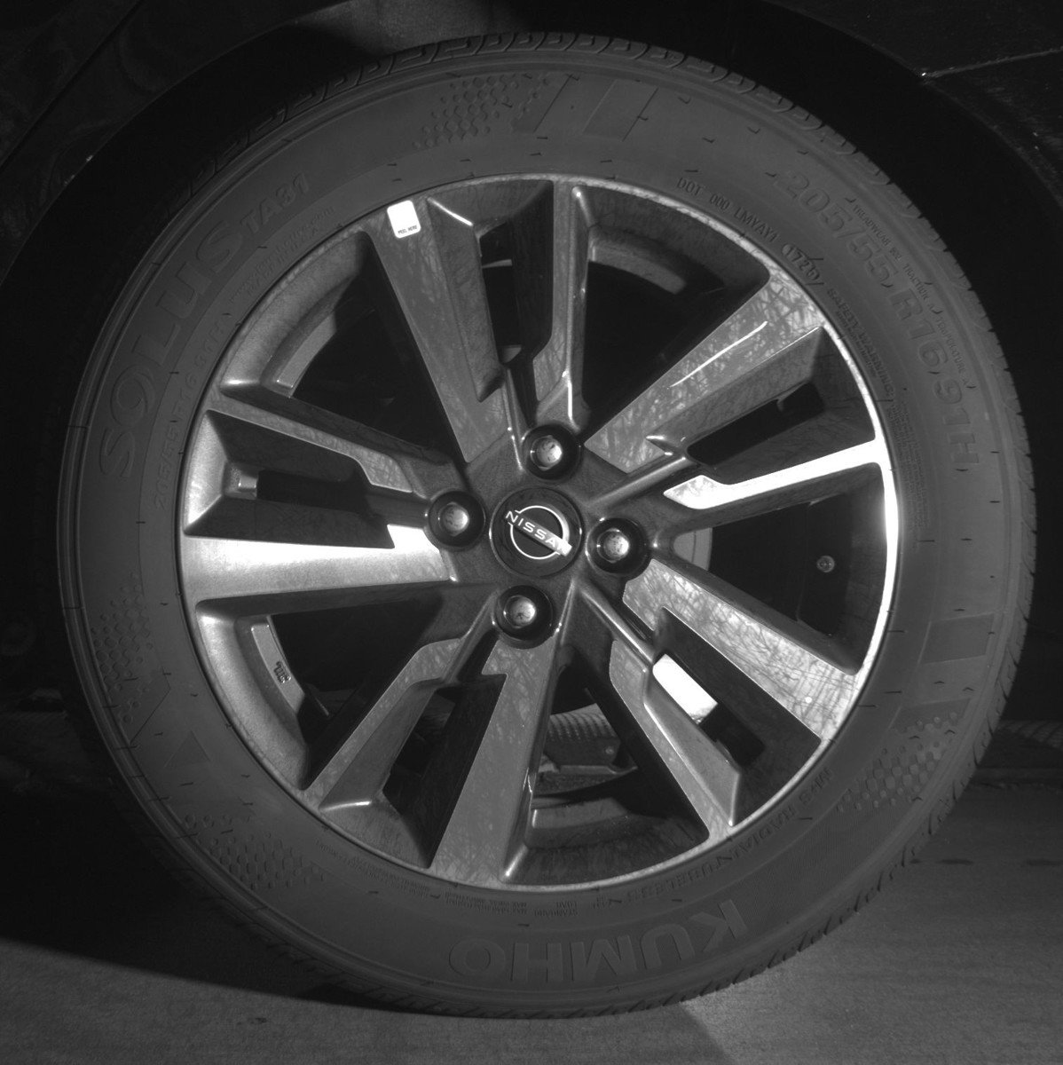 Used 2025 Nissan Versa SV image 14