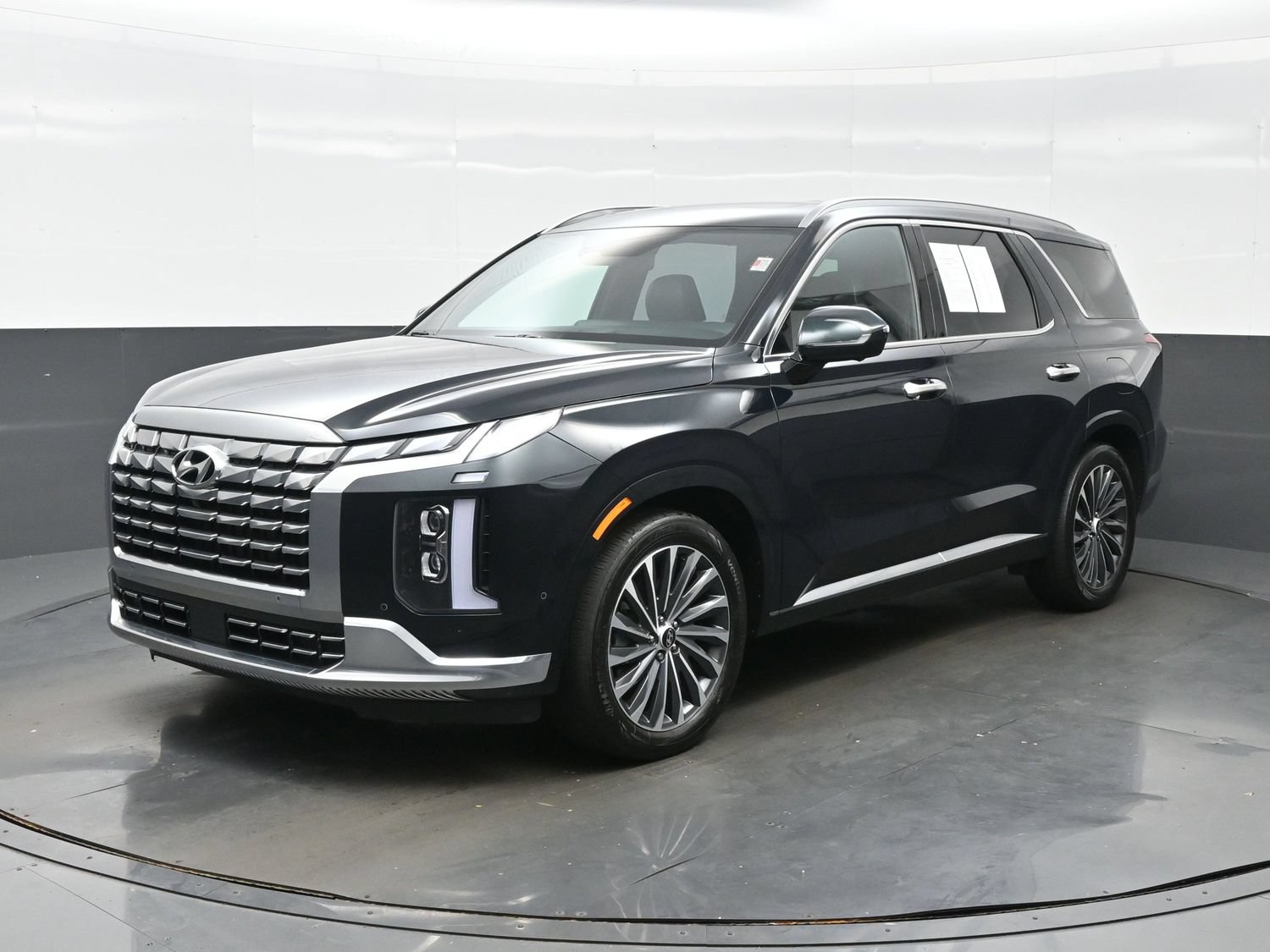 Certified 2023 Hyundai Palisade Calligraphy AWD/4WD image 2