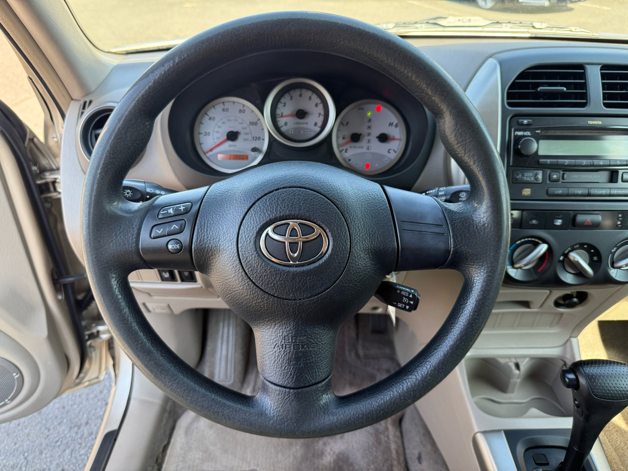 Used 2005 Toyota RAV4 2WD image 21