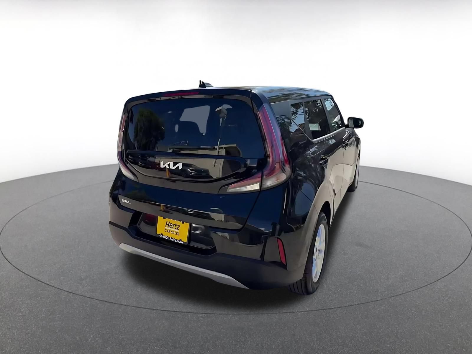Used 2025 Kia Soul LX w/ LX Technology Package FWD image 14