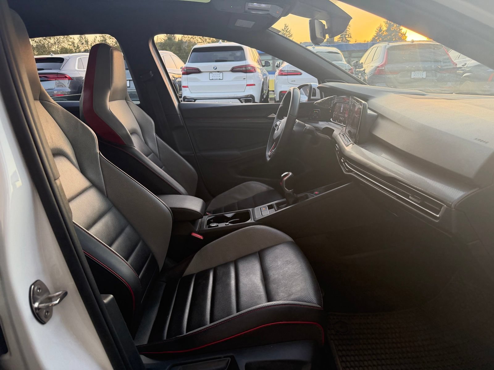 Used 2022 Volkswagen GTI SE FWD image 24