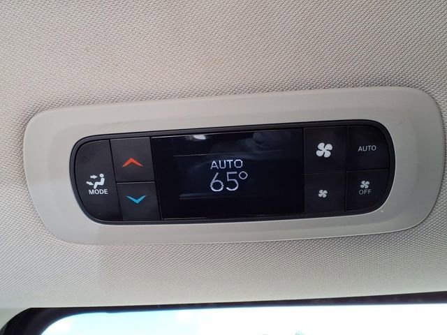 Used 2024 Chrysler Pacifica Limited FWD image 17