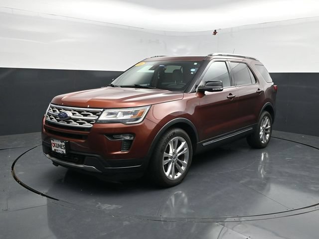 Used 2018 Ford Explorer XLT w/ Equipment Group 202A AWD/4WD image 4