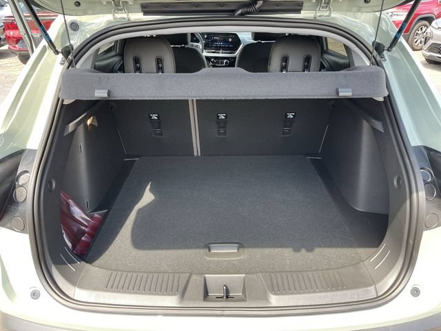 New 2026 Chevrolet Trax ACTIV w/ Sunroof Package FWD image 23