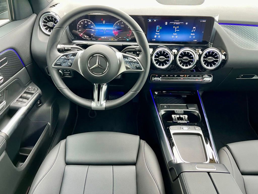 Used 2025 Mercedes-Benz GLA 250 4MATIC image 16