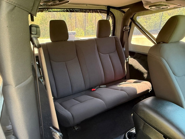 Used 2016 Jeep Wrangler Sport image 15