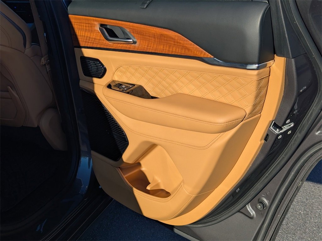 Used 2022 Jeep Grand Cherokee Summit image 15