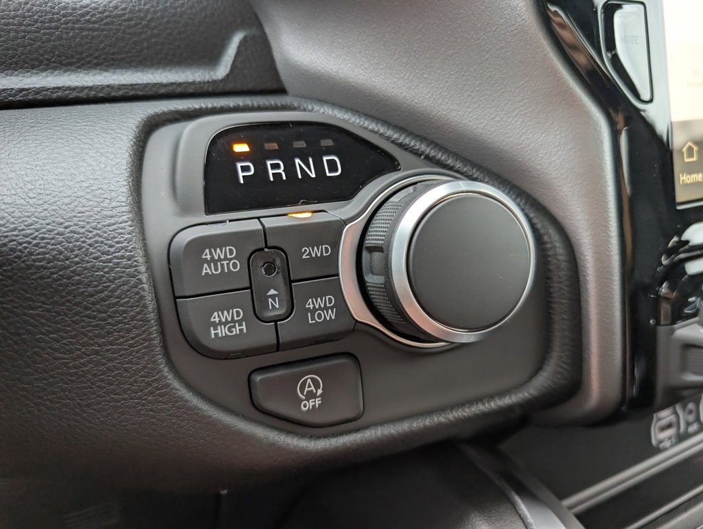 New 2026 RAM 1500 4x4 Crew Cab image 32