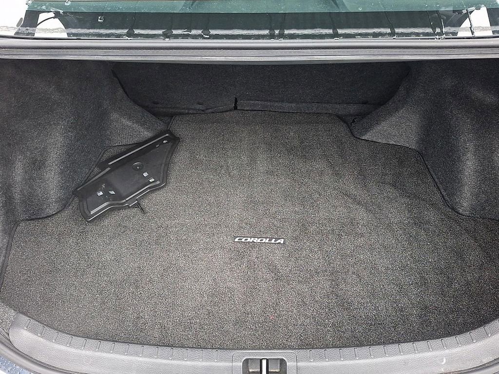 Used 2016 Toyota Corolla LE image 30