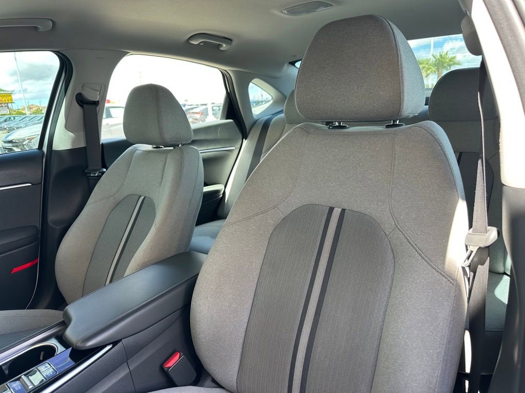 Used 2021 Hyundai Sonata SE image 15