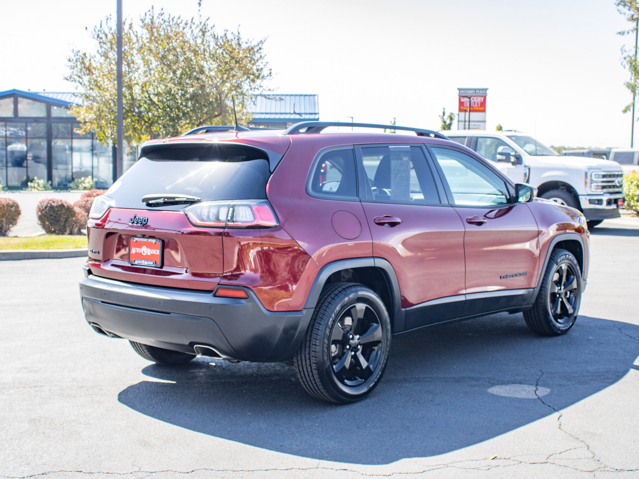 Used 2019 Jeep Cherokee Latitude Plus AWD/4WD image 8