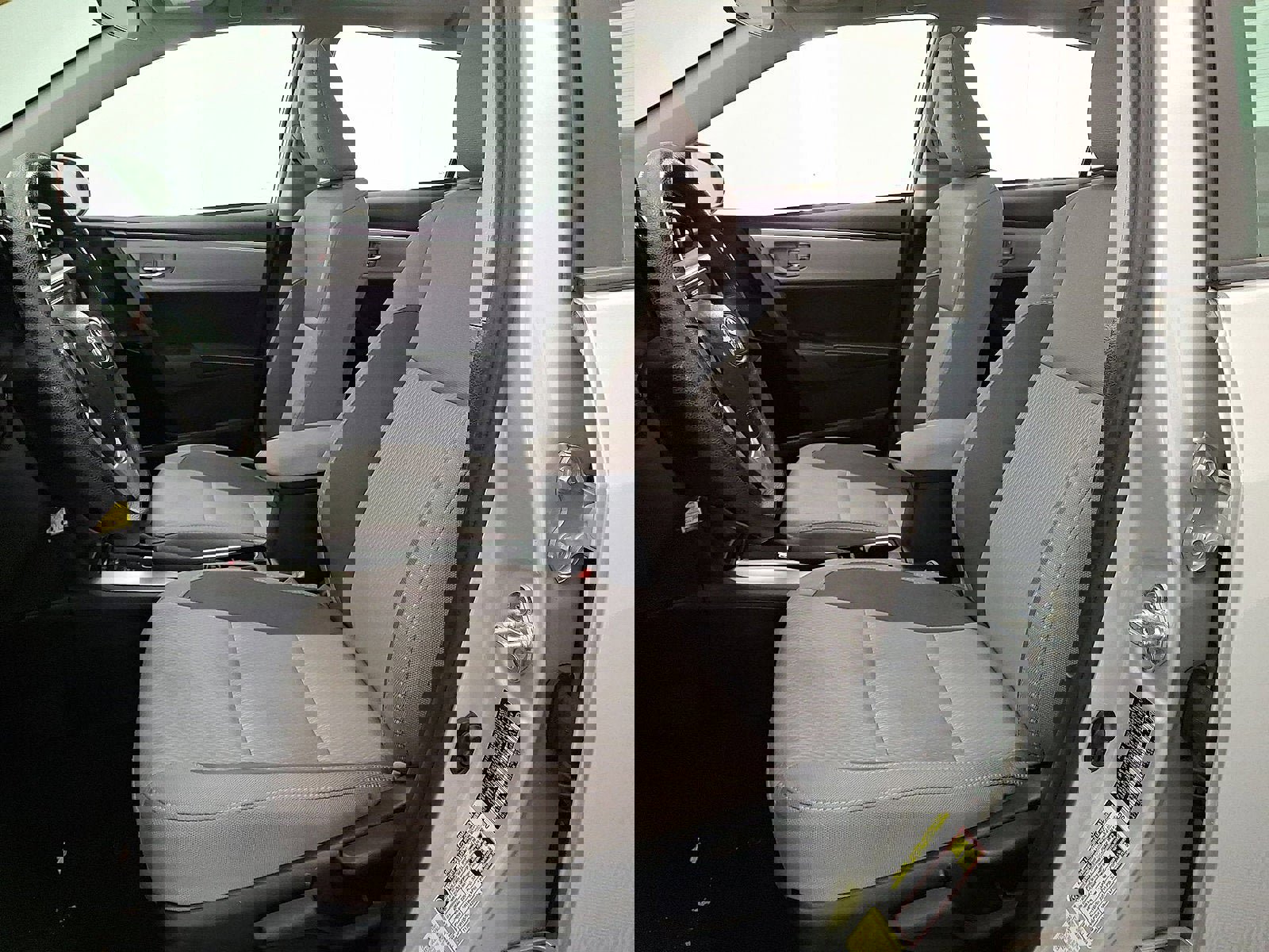 Used 2017 Toyota Corolla LE image 11