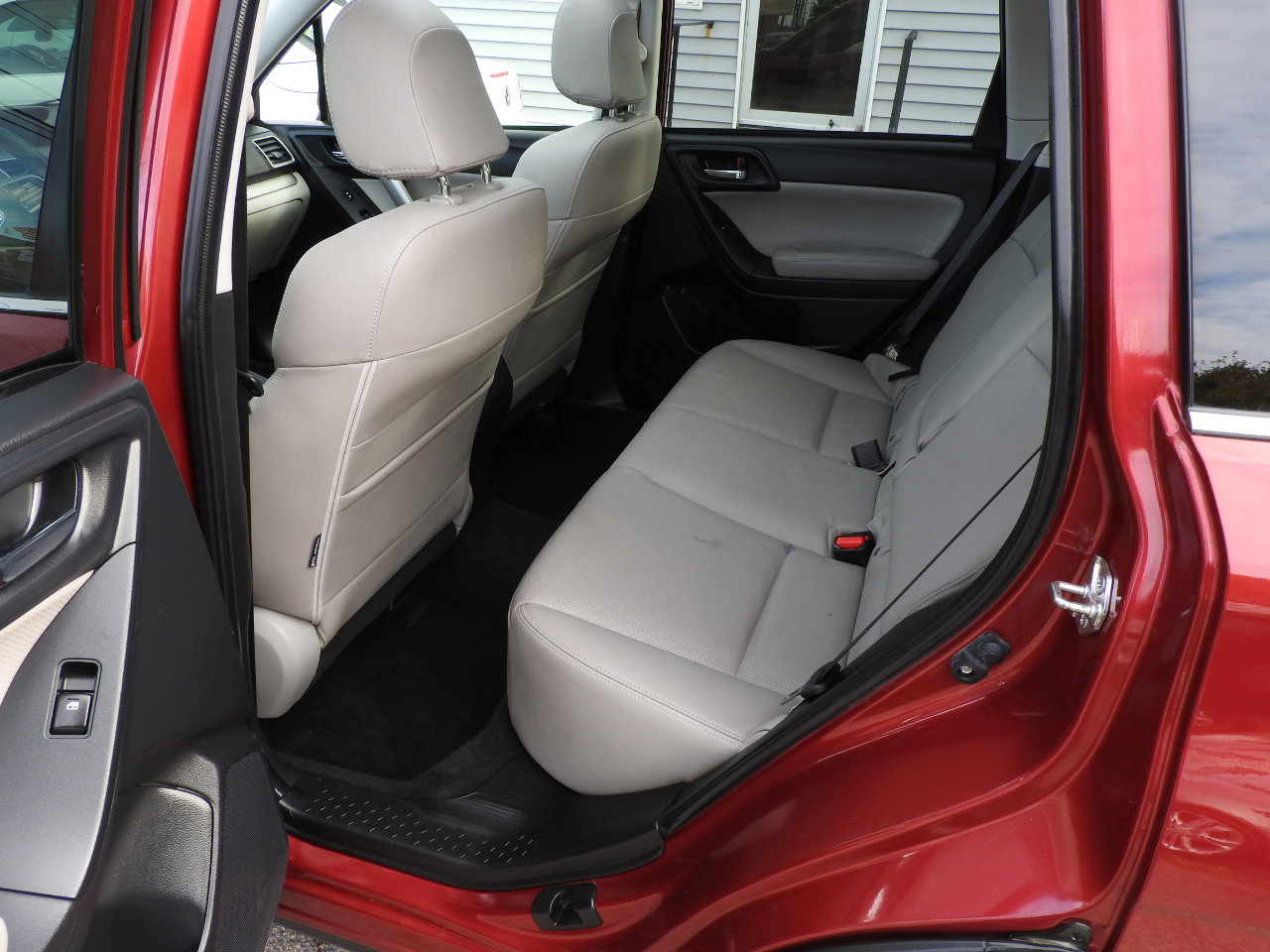 Used 2016 Subaru Forester 2.5i Limited image 8