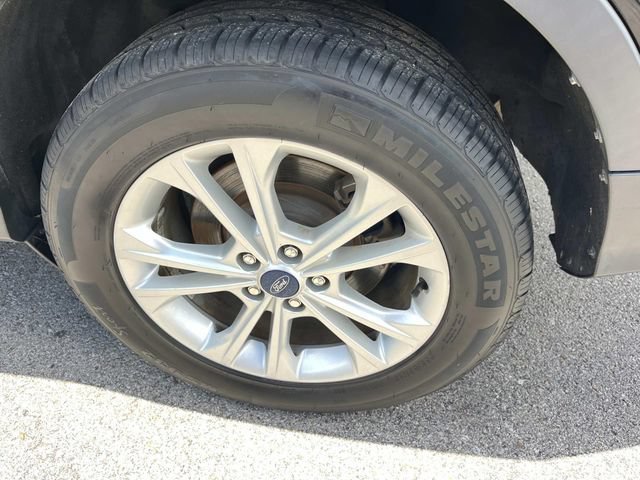 Used 2018 Ford Escape SE w/ SE Sync 3 Package FWD image 11