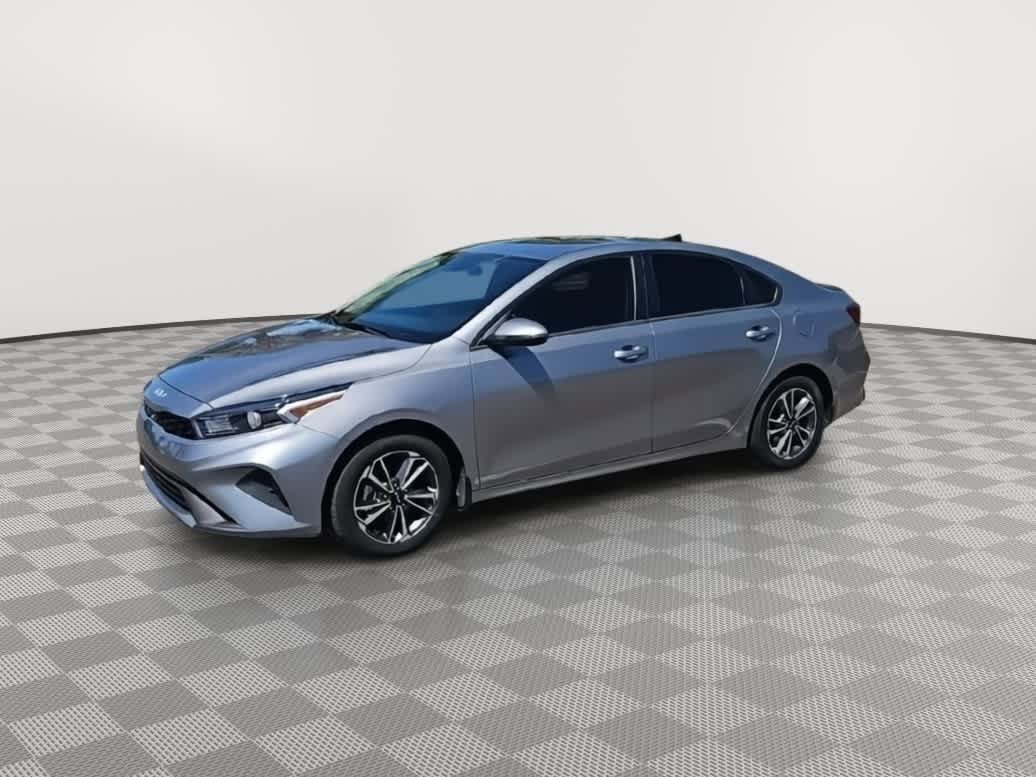 Used 2023 Kia Forte LXS w/ LXS Technology Package image 4