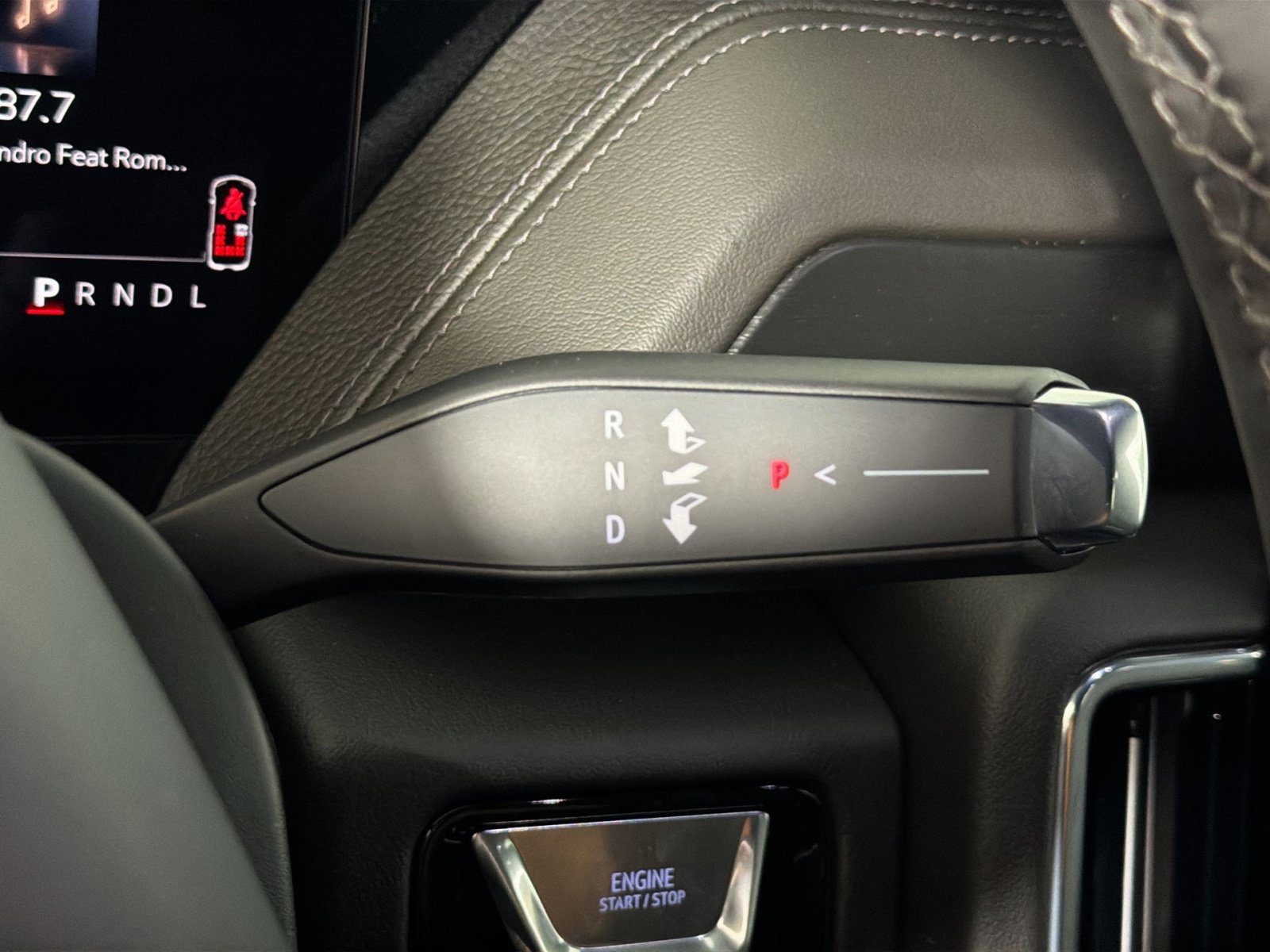 New 2026 GMC Yukon XL Denali w/ Sun & Power Step Package AWD/4WD image 22