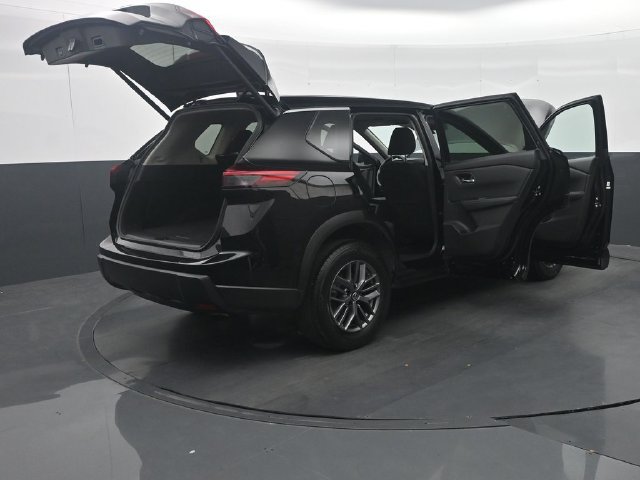 Used 2026 Nissan Rogue SV FWD image 40