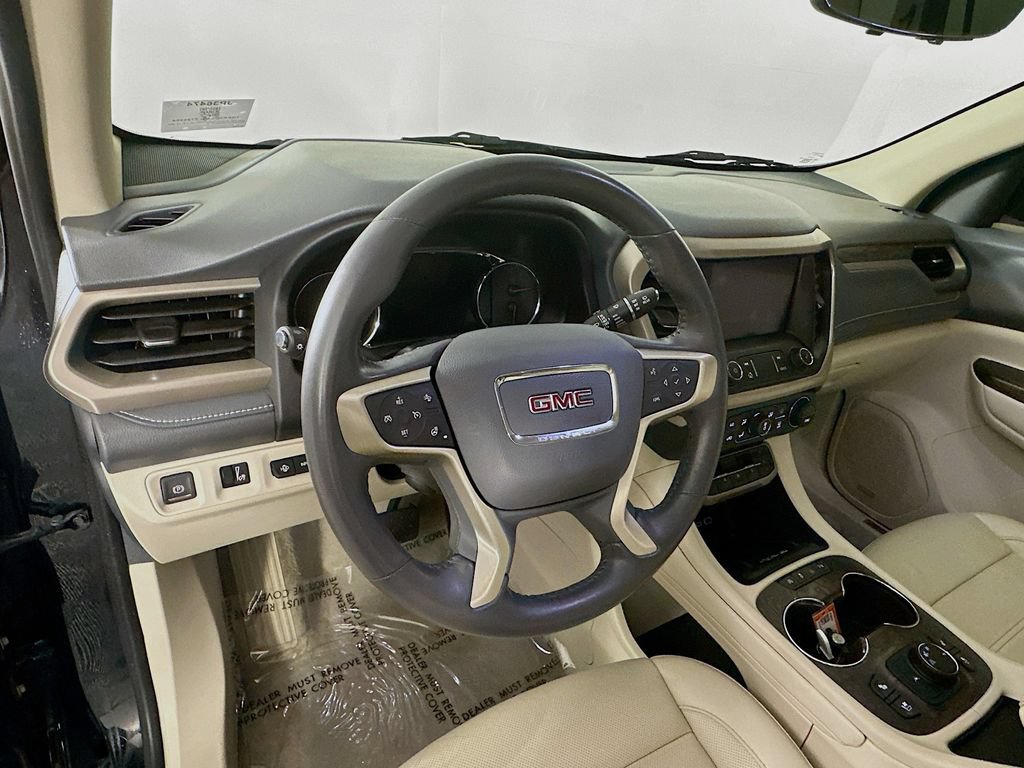 Used 2020 GMC Acadia Denali w/ Technology Package FWD image 18
