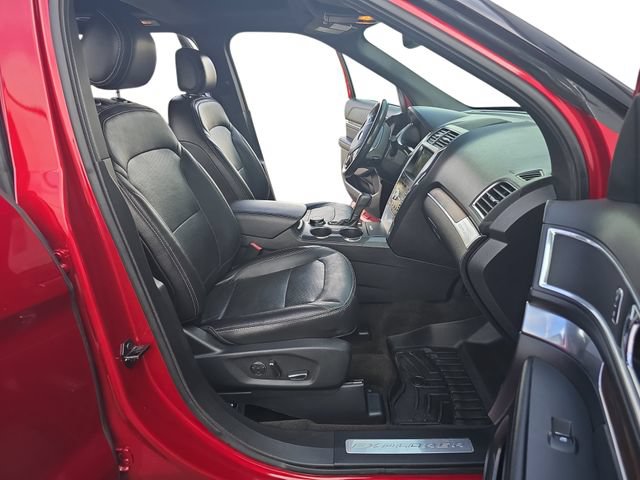 Used 2017 Ford Explorer Limited w/ Equipment Group 303A AWD/4WD image 7