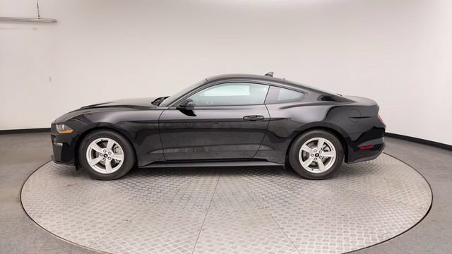 Used 2022 Ford Mustang Coupe RWD image 5