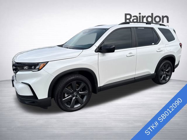 Used 2025 Honda Pilot Sport image 3