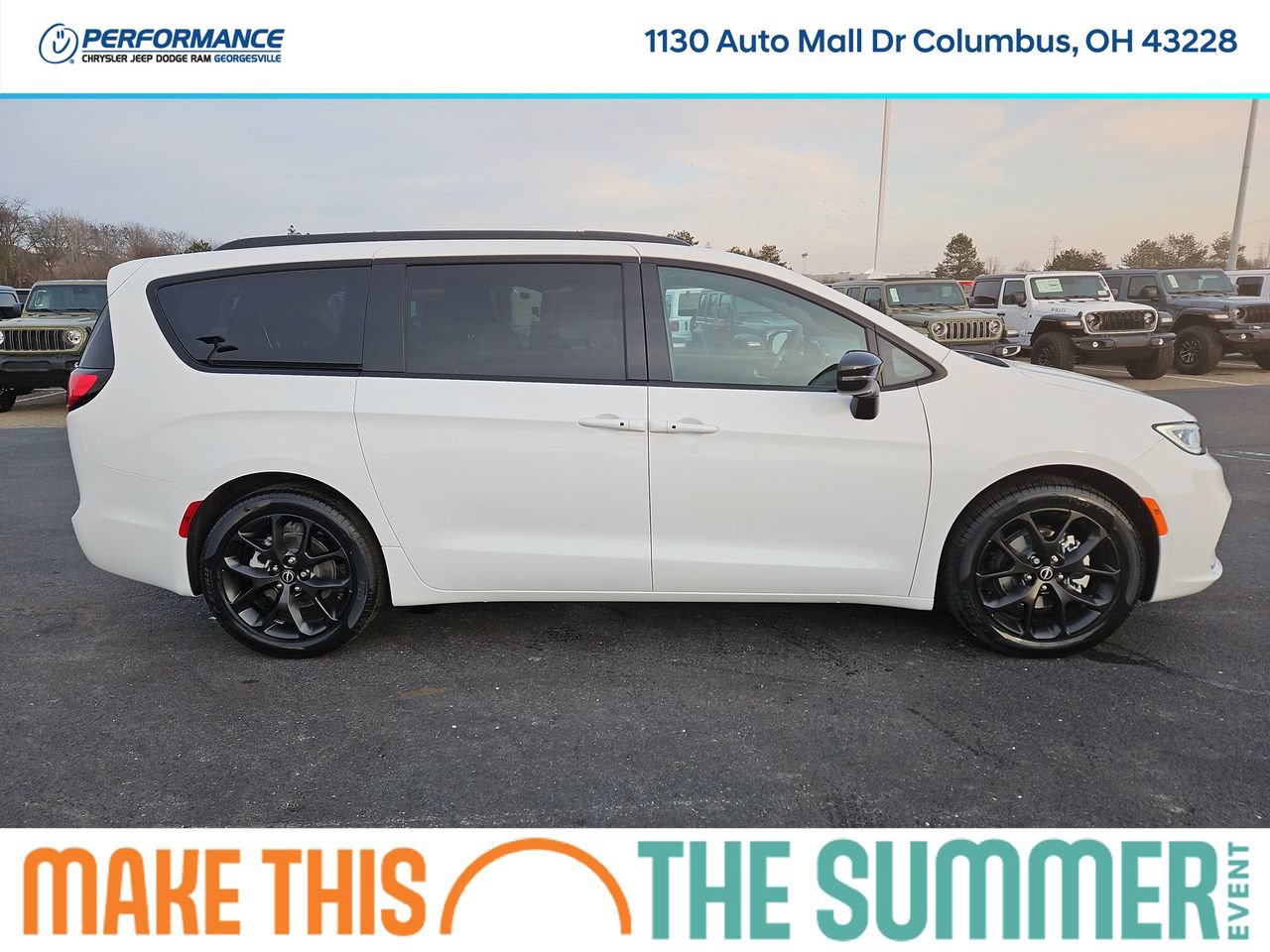 New 2026 Chrysler Pacifica Select w/ S Appearance Package FWD image 8